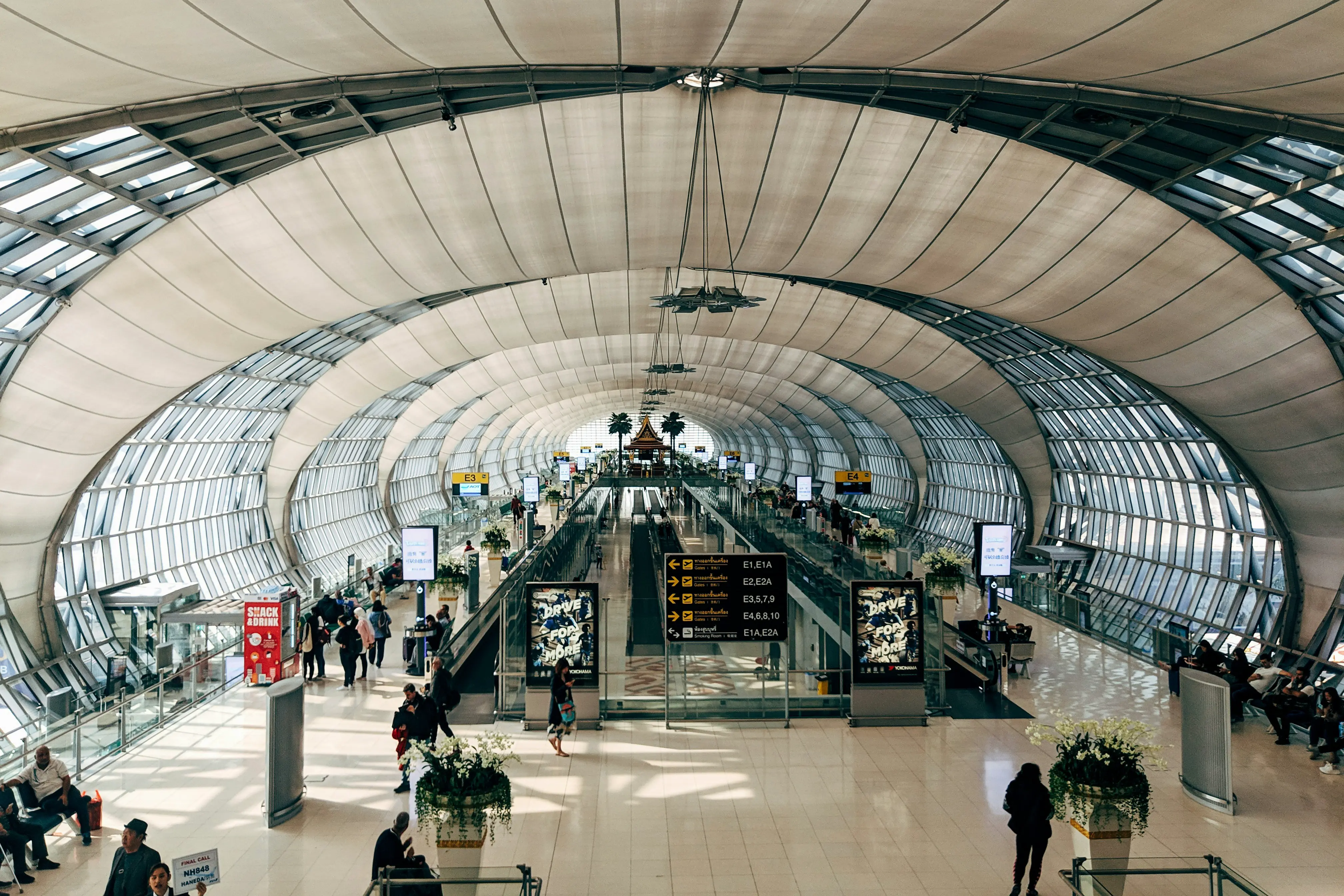 US Embassy in Bangkok where Thai nationals apply for tourist visas